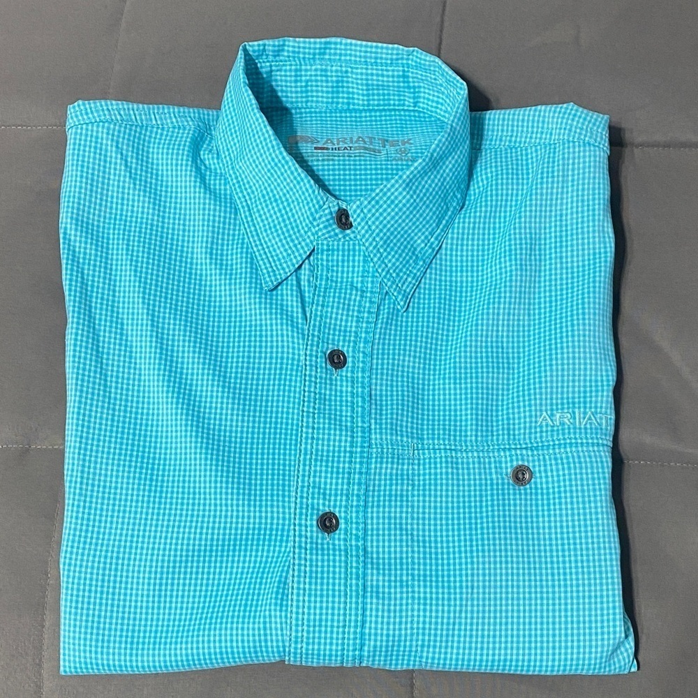 AriatTek Heat Series button down. Size Small